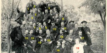 Umetnici umetnički raspoređeni