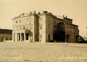 Кафанске певачице спасавају Народно позориште у Београду