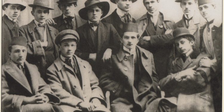 Педесет година од сумрака до сванућа